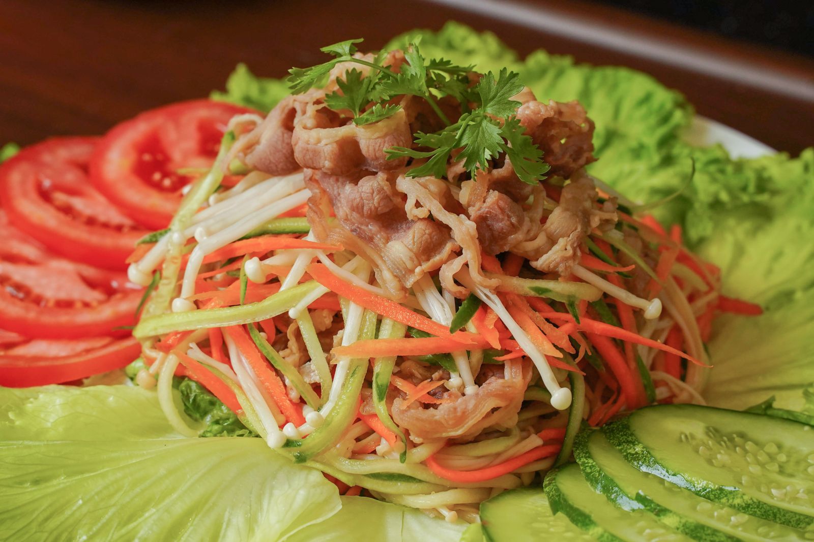 Salad Nấm Tươi Ngon – Món Khai Vị Hoàn Hảo Tại Lẩu Nấm Gia Khánh